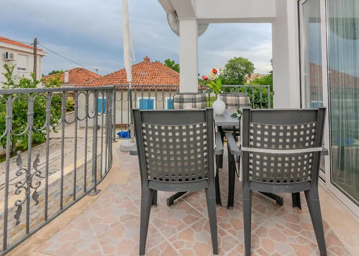 بيت للعطل Family Friendly House With A Parking Space Zaton, Zadar - 23570