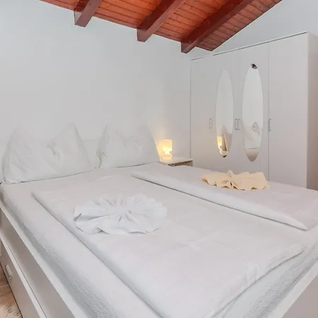 Family Friendly House With A Parking Space Zaton, Zadar - 23570 Feriehus Zaton (Zadar)