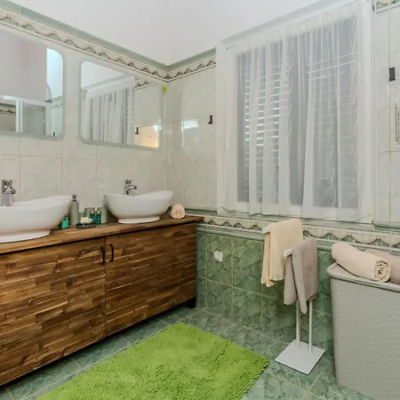 Family Friendly House With A Parking Space Zaton, Zadar - 23570 Feriehus