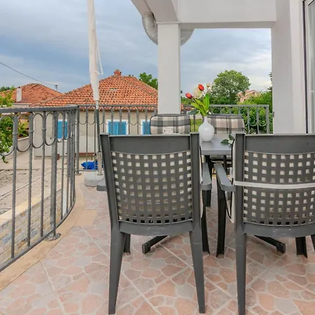 Feriehus Family Friendly House With A Parking Space Zaton, Zadar - 23570